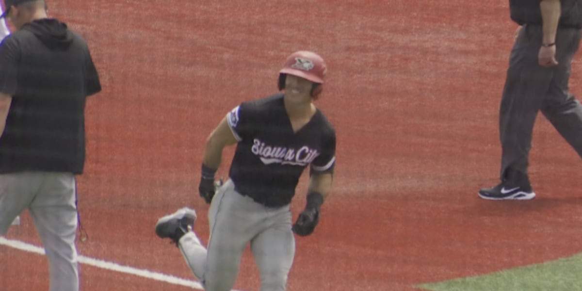 Sioux City slams Sioux Falls in series opener