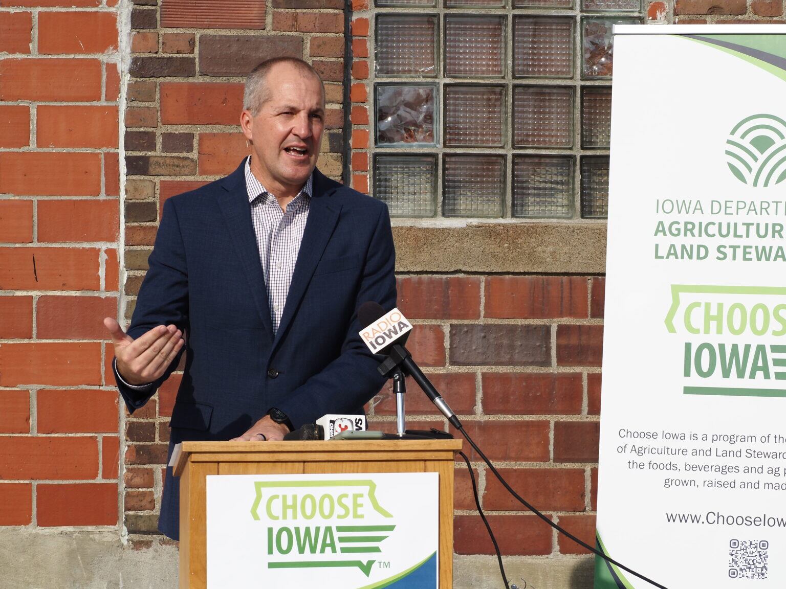 Iowa Ag Secretary Mike Naig calls for U.S. to pursue new markets amid trade war, tariff concerns – Clone