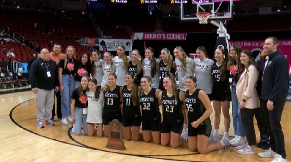 Blackhawks soar back from deficit to advance to semifinals