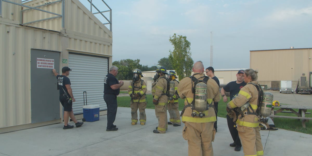 12 Sioux City residents take part in Sioux City Fire Rescue's Citizen's Fire Academy