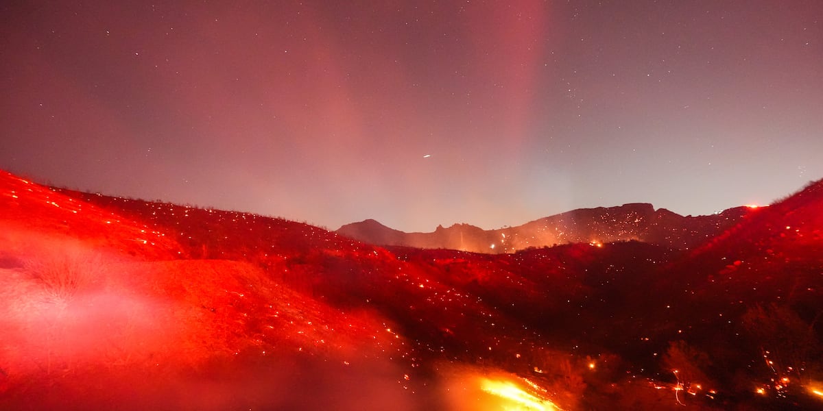 Ktiv Multiple Southern California homes are ablaze in a fast-moving wildfire ...