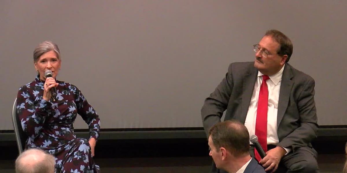 Ktiv Ernst honored at Iowa GOP dinner, urges support for candidates