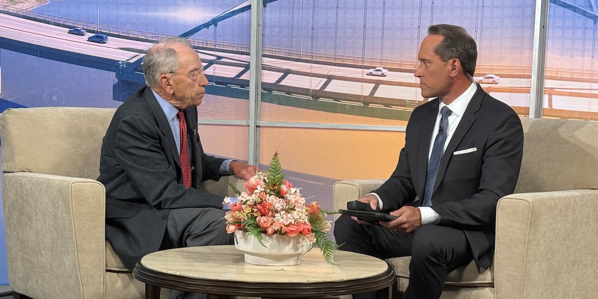 Sen. Grassley discusses tariffs, the war in Ukraine and pork regulations while in Northwest Iowa