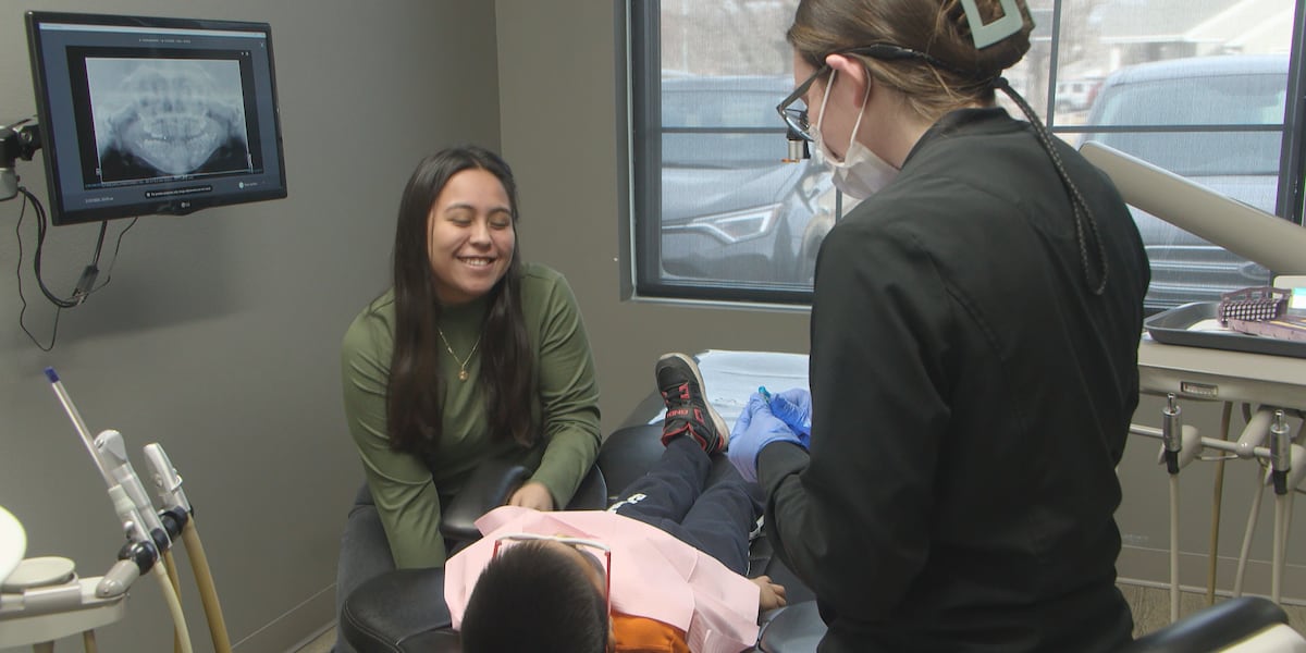 Sioux Center dentists provides ‘day of service,’ a free dental care for children in the local school district Sioux Center dentists provides ‘day of service,’ a free dental care for children in the local school district