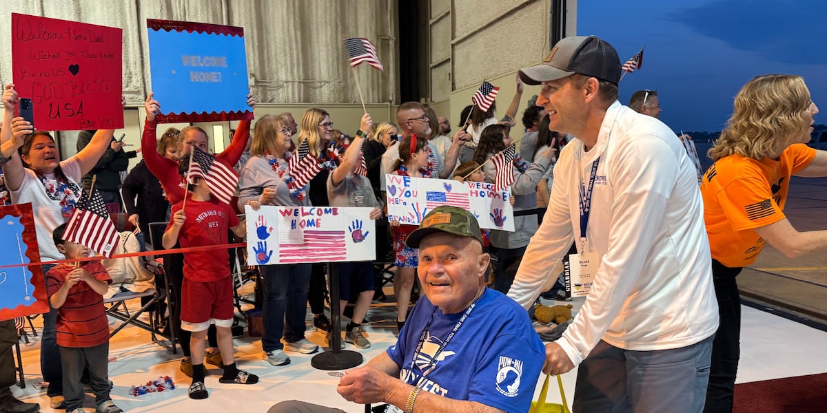 Veterans receive a warm welcome home after Midwest Honor Flight Mission 26